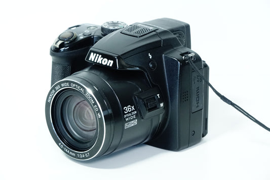 Fotocamera Bridge Nikon Coolpix P500 12.1 MP Zoom 36x + BORSA - Garanzia 12 mesi