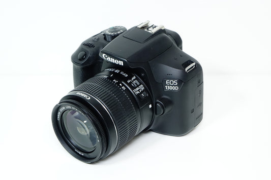 Canon EOS 1300D Obiettivo 18-55mm IS II + Borsa - 5181 SCATTI - Garanzia 12 mesi