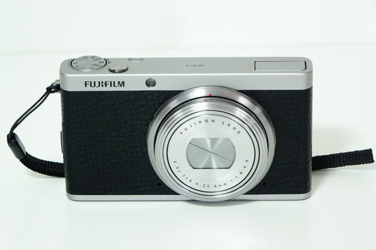 *ERRORE OBIETTIVO* Fujifilm XF1 Fotocamera Compatta 12MP Nero/Argento