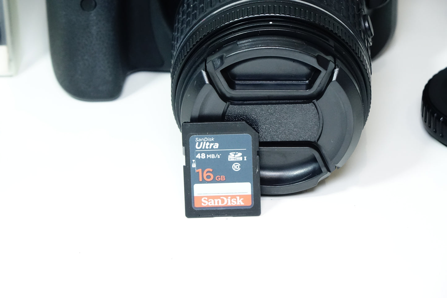 Nikon D3400 Obiettivo AFP 18-55mm G Kit BORSA SD 16GB 1252 SCATTI GARANZIA 1 ANNO