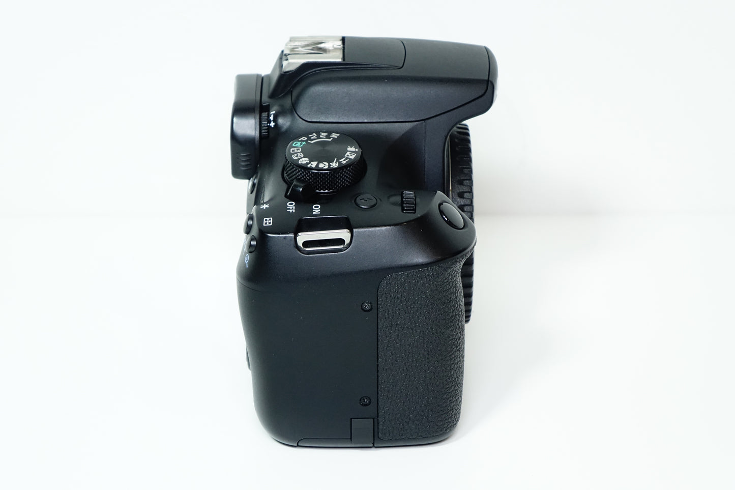 Canon EOS 1300D Reflex Corpo + 2 Batterie - Garanzia 12 mesi - 3968 SCATTI