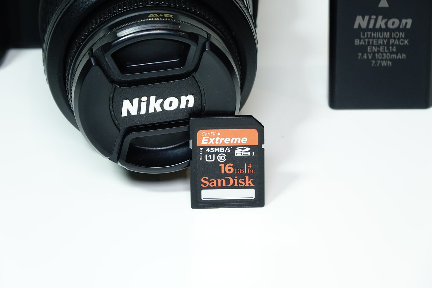 Nikon D3200 Obiettivo Nikkor DX 18-55mm G VR + BORSA, SD 16GB - Garanzia 12 mesi