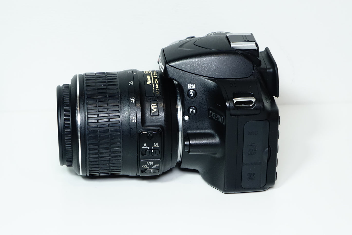 Nikon D3200 Obiettivo Nikkor DX 18-55mm G VR + BORSA, SD 16GB - Garanzia 12 mesi