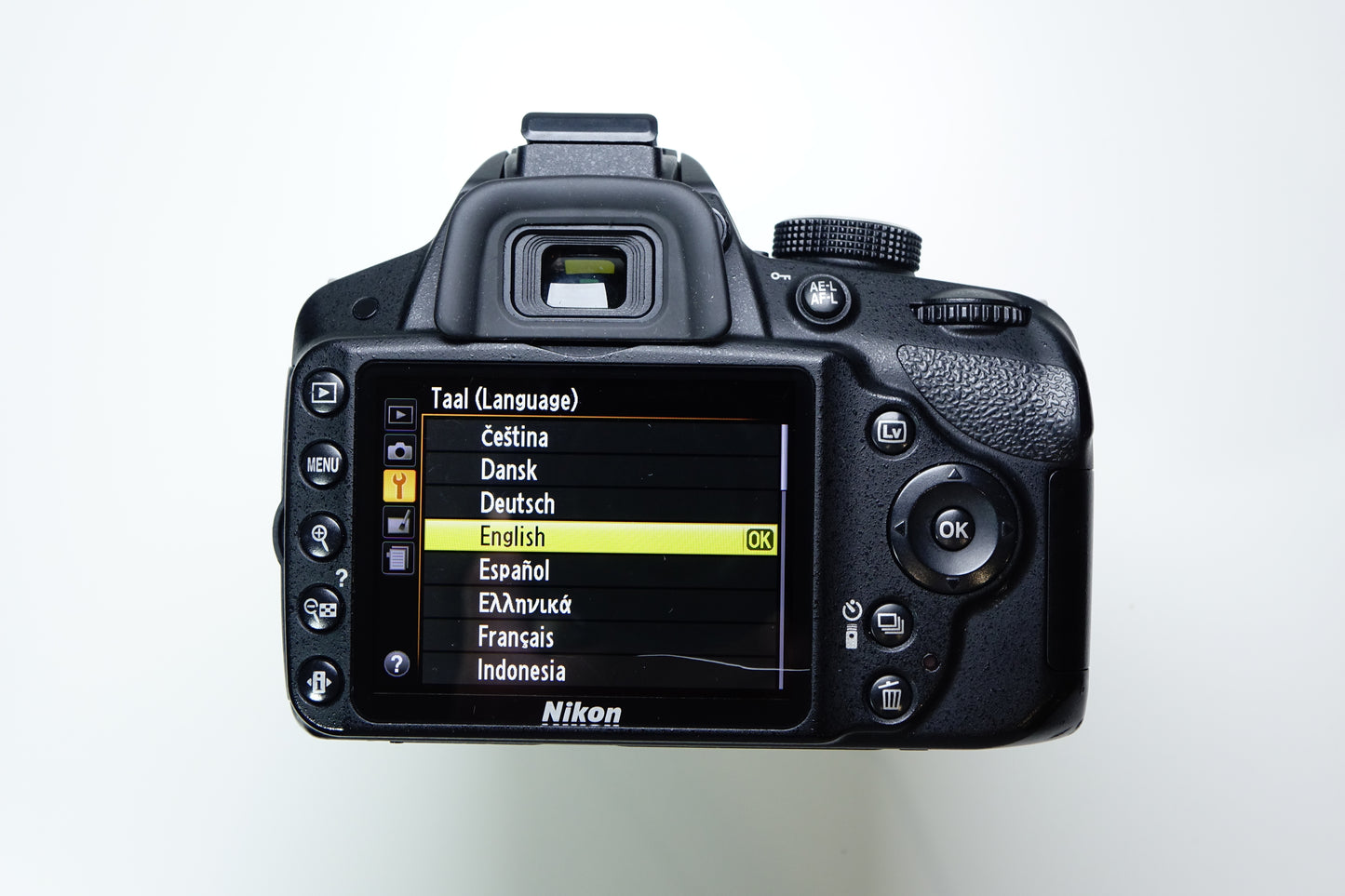 Nikon D3200 Obiettivo Nikkor DX 18-55mm G VR + BORSA, SD 16GB - Garanzia 12 mesi