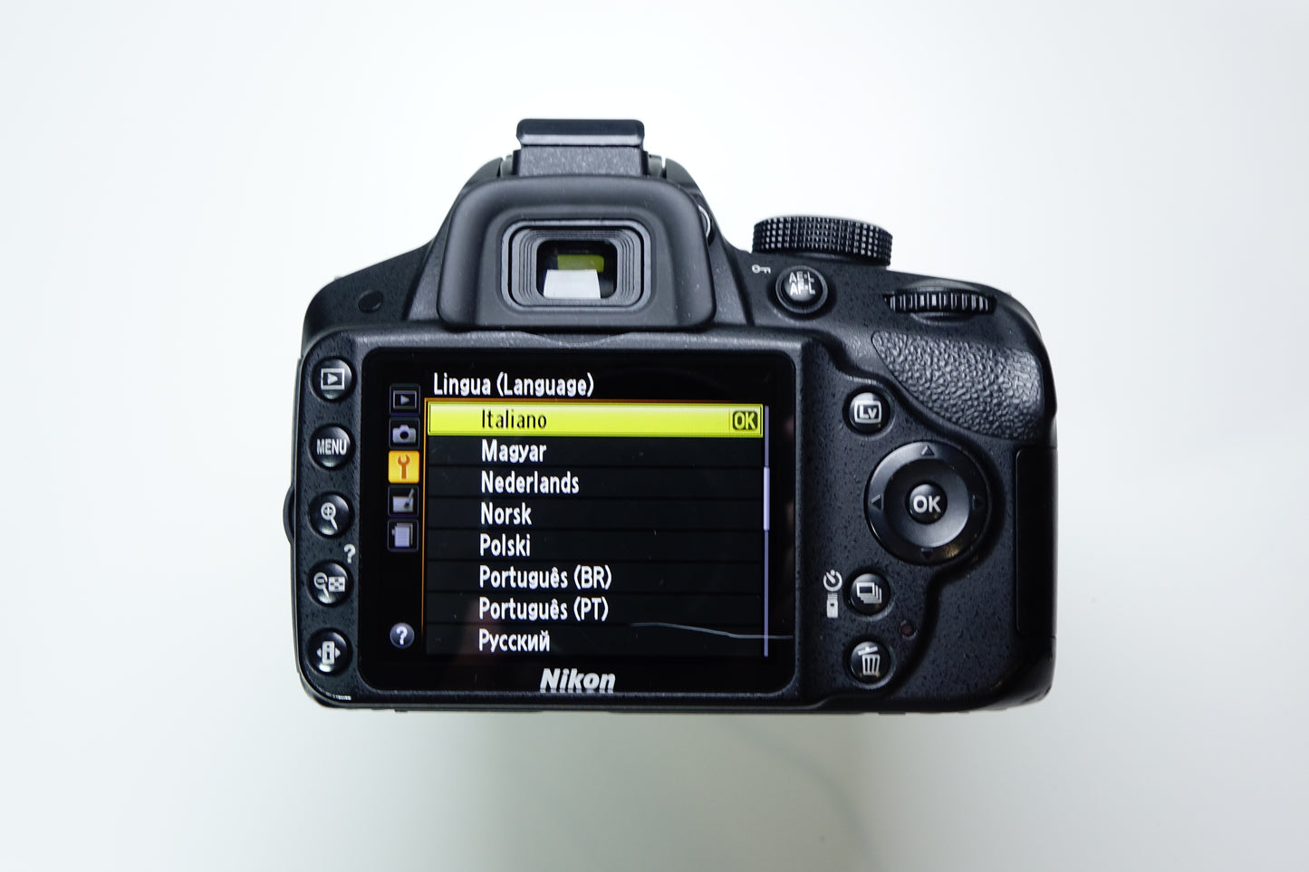 Nikon D3200 Obiettivo Nikkor DX 18-55mm G VR + BORSA, SD 16GB - Garanzia 12 mesi