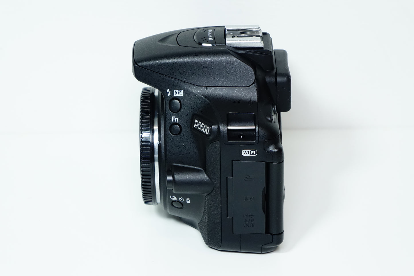 Nikon D5500 Corpo Reflex DSLR - 2481 SCATTI - Garanzia 12 mesi