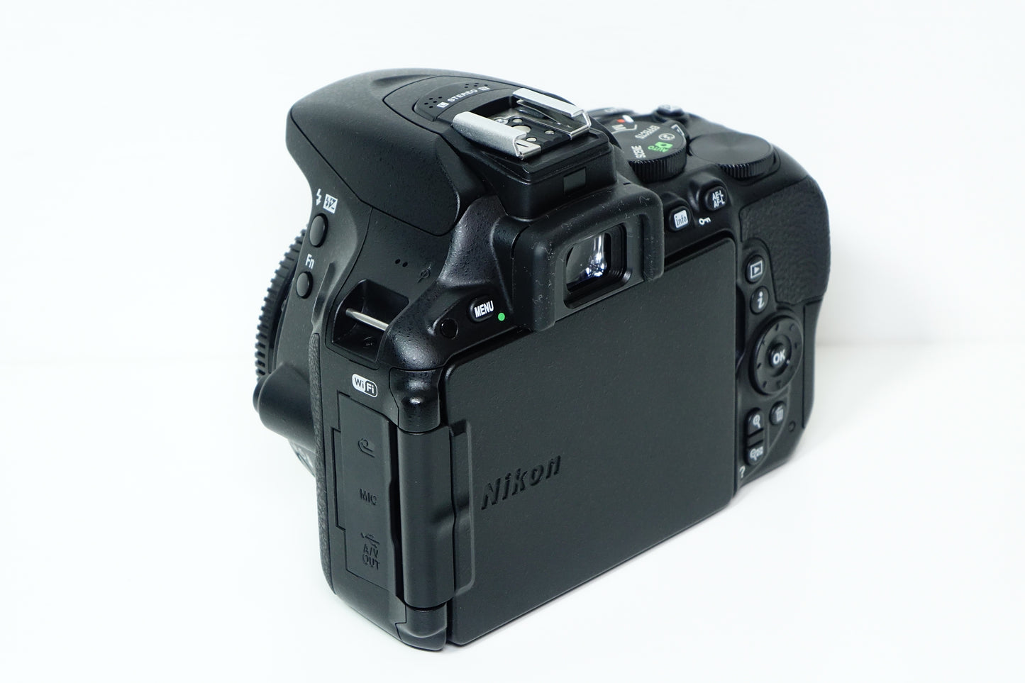 Nikon D5500 Corpo Reflex DSLR - 2481 SCATTI - Garanzia 12 mesi