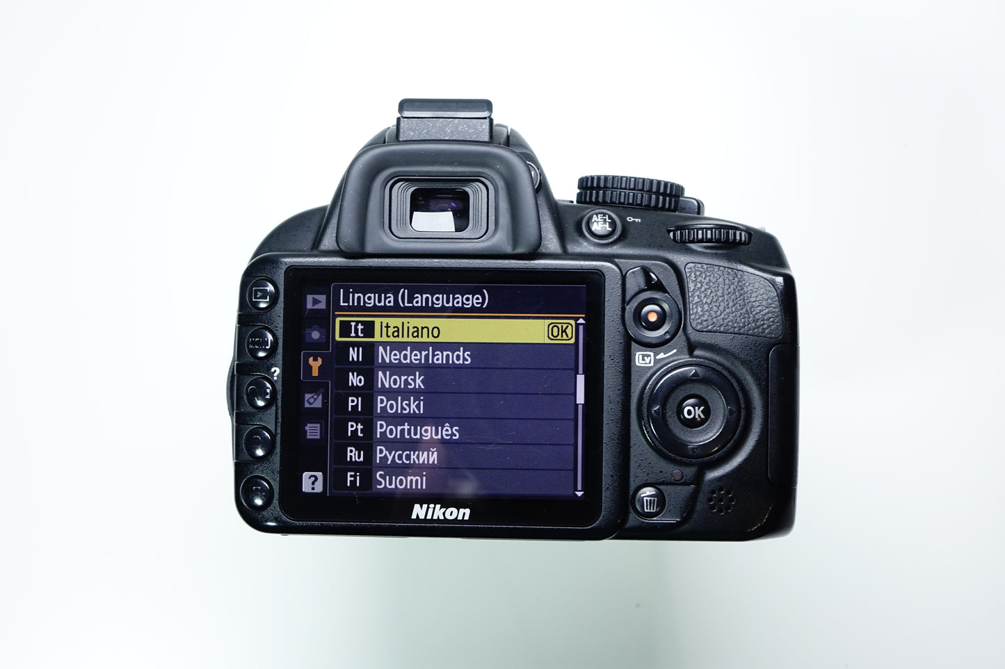 Nikon D3100 Obiettivo DX 18-55mm ED G II - BORSA 6415 SCATTI - Garanzia 12 mesi