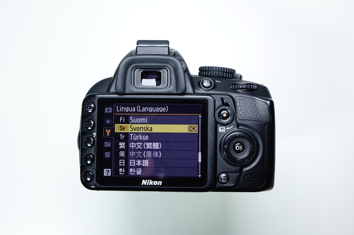 Nikon D3100 Obiettivo DX 18-55mm ED G II - BORSA 6415 SCATTI - Garanzia 12 mesi