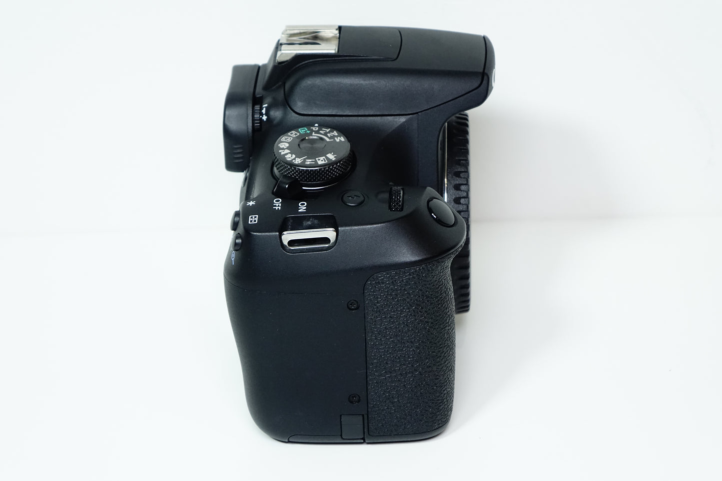 Canon EOS 2000D Reflex Corpo Body 3566 SCATTI - Garanzia 12 mesi