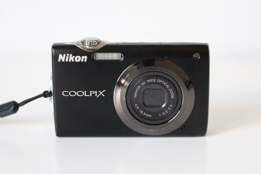 Nikon Coolpix S3000 NERA - Fotocamera Digitale Compatta - 12 MP 4X CCD