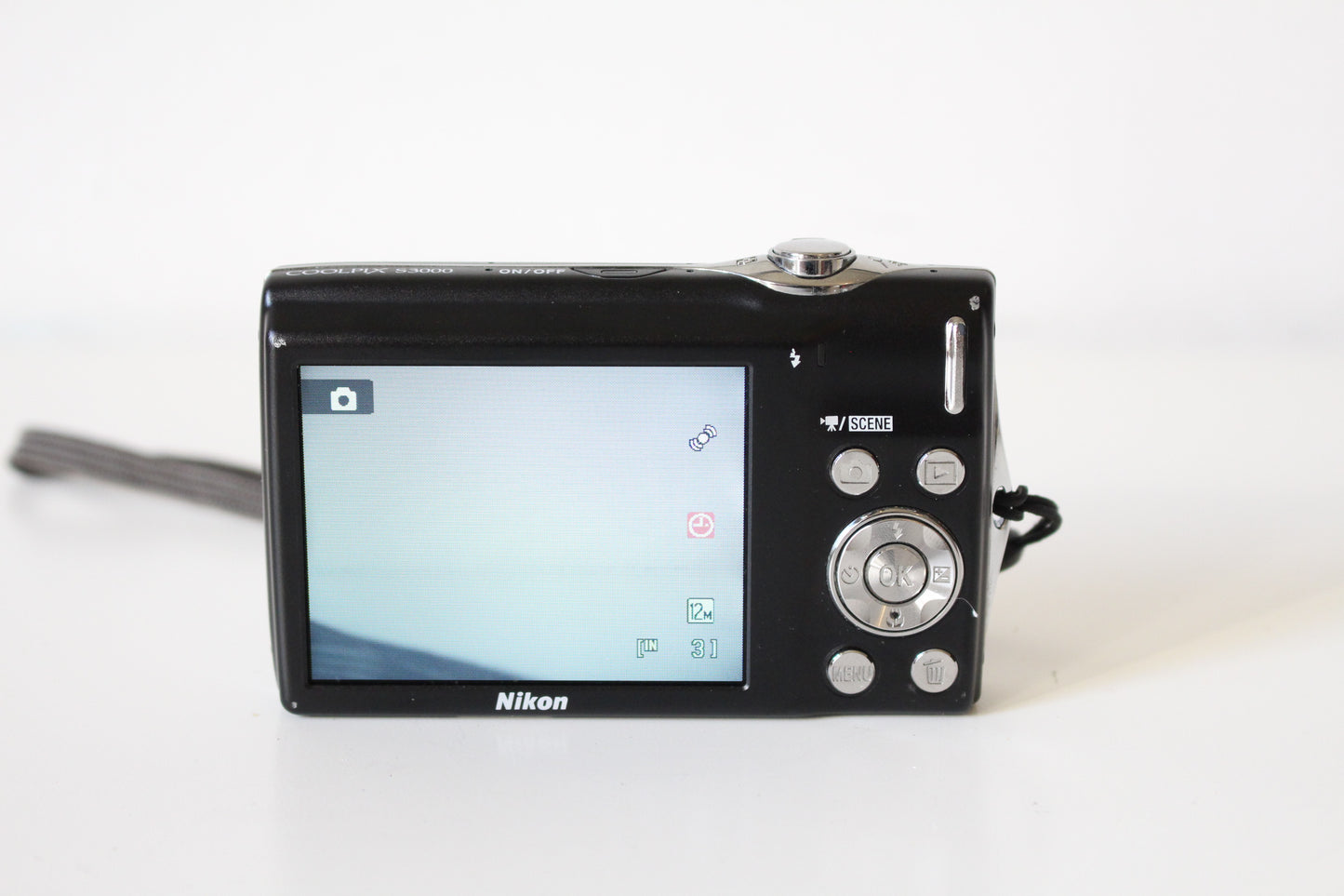 Nikon Coolpix S3000 NERA - Fotocamera Digitale Compatta - 12 MP 4X CCD