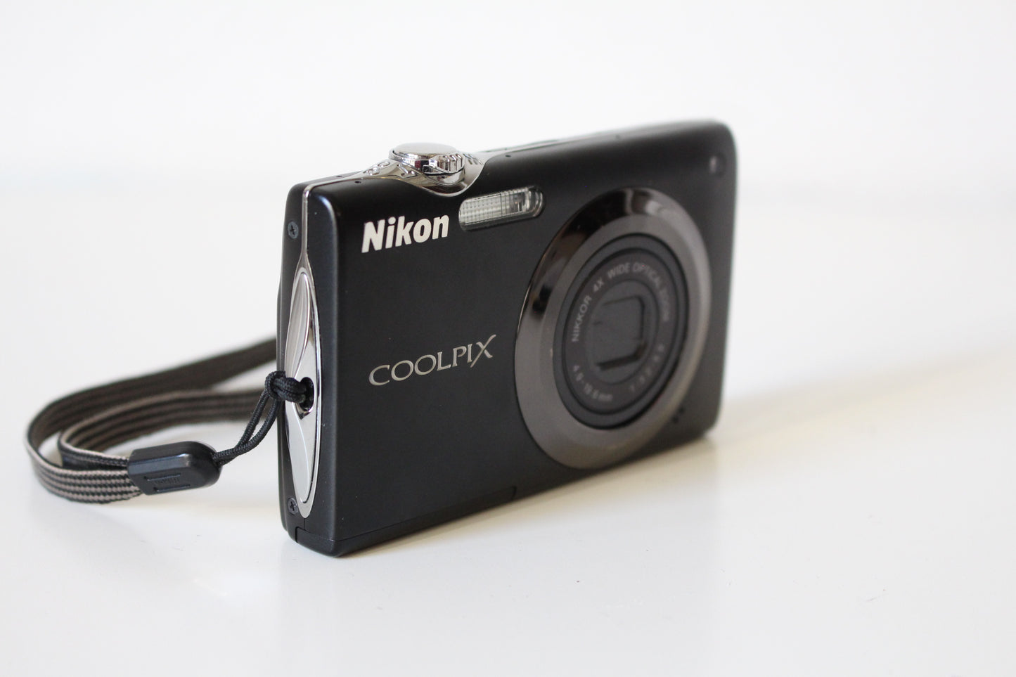 Nikon Coolpix S3000 NERA - Fotocamera Digitale Compatta - 12 MP 4X CCD