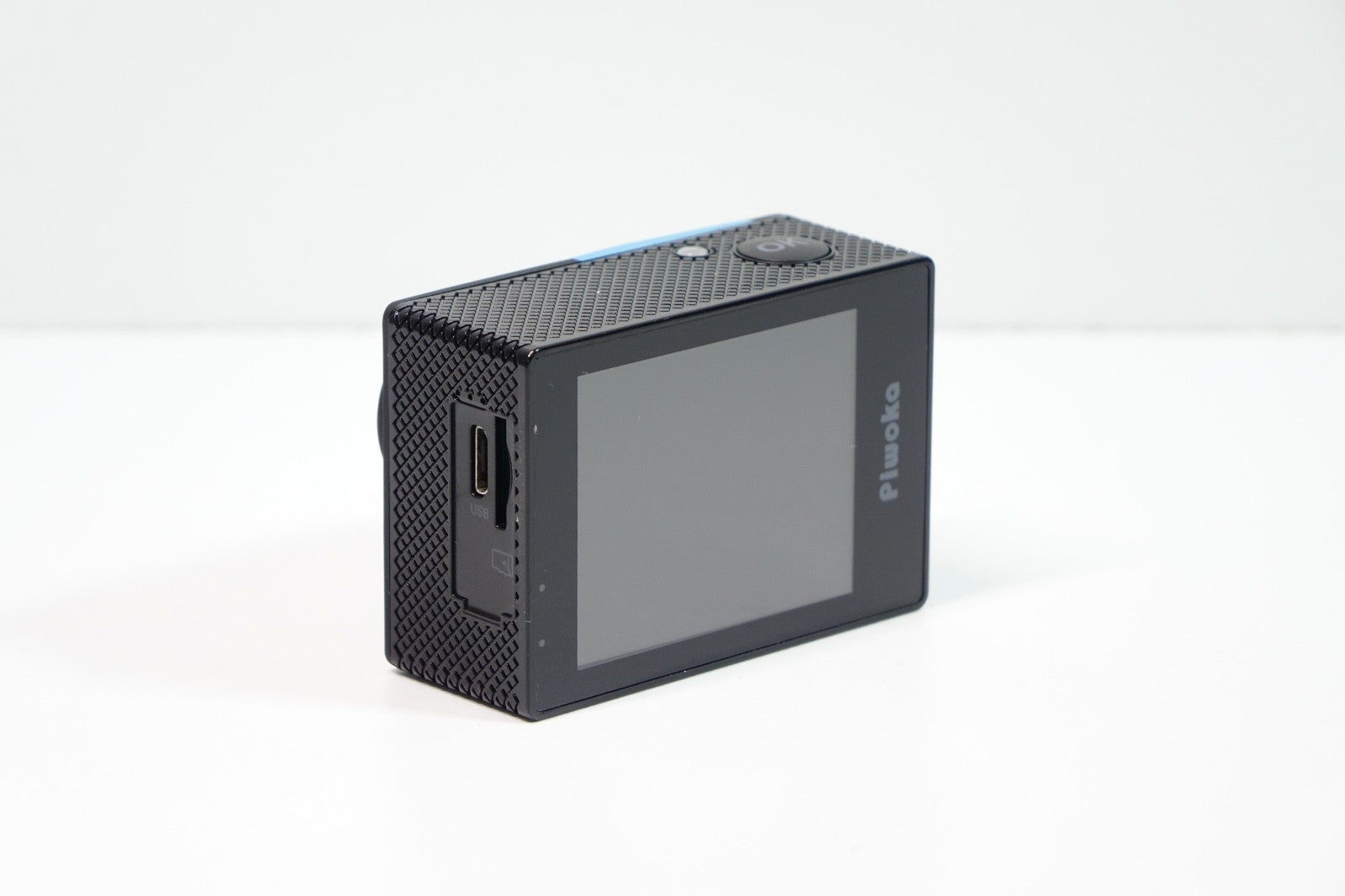 PIWOKA ACTION CAM FULL HD 1080p 2" 5MP 30M IMPERMEABILE + SD 2GB + ACCESSORI