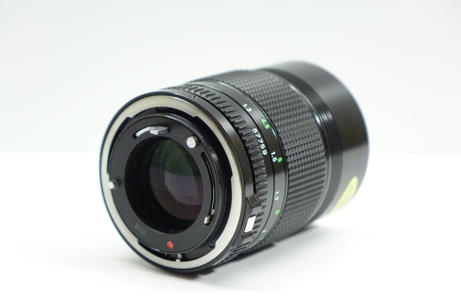 *FUNGUS* Canon NewFD 135mm F/2.8 Telephoto Fixed Lens + UV Filter -MADE IN JAPAN