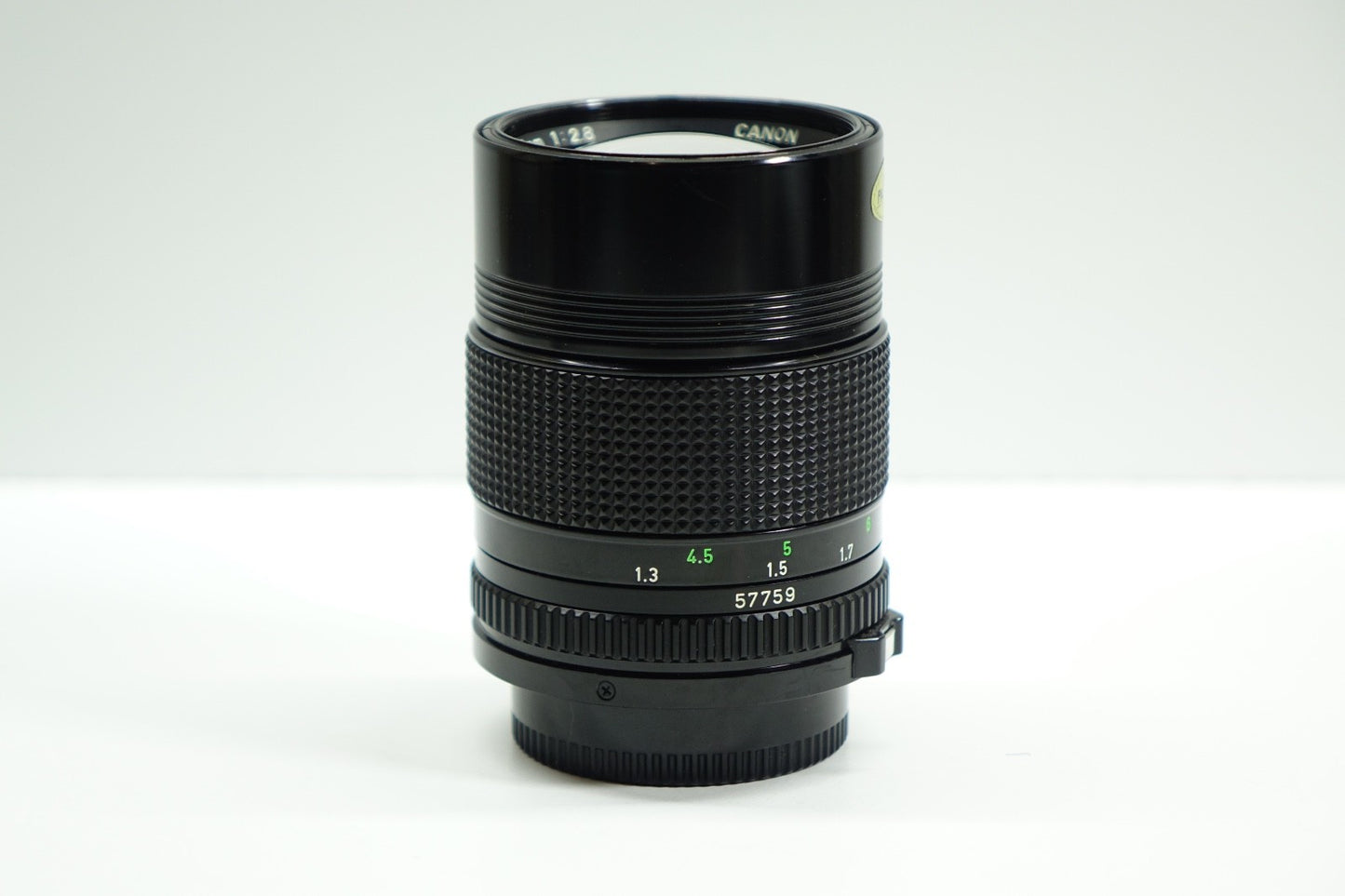 *FUNGUS* Canon NewFD 135mm F/2.8 Telephoto Fixed Lens + UV Filter -MADE IN JAPAN