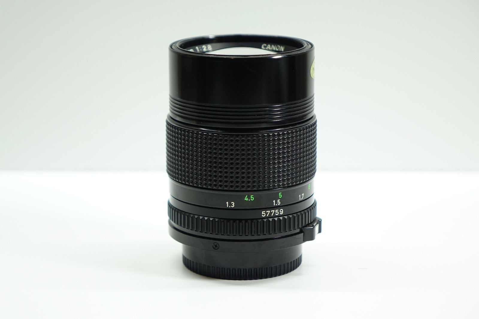 *FUNGUS* Canon NewFD 135mm F/2.8 Telephoto Fixed Lens + UV Filter -MADE IN JAPAN